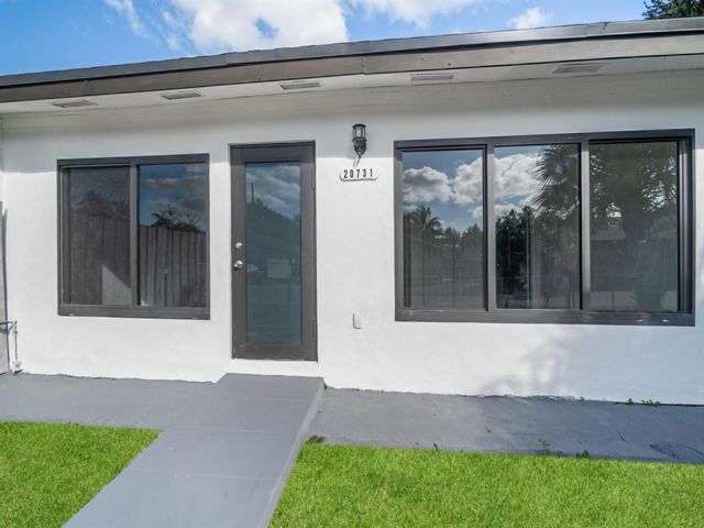 3 BR,  2.00 BTH &nbsp;Other style home in Miami