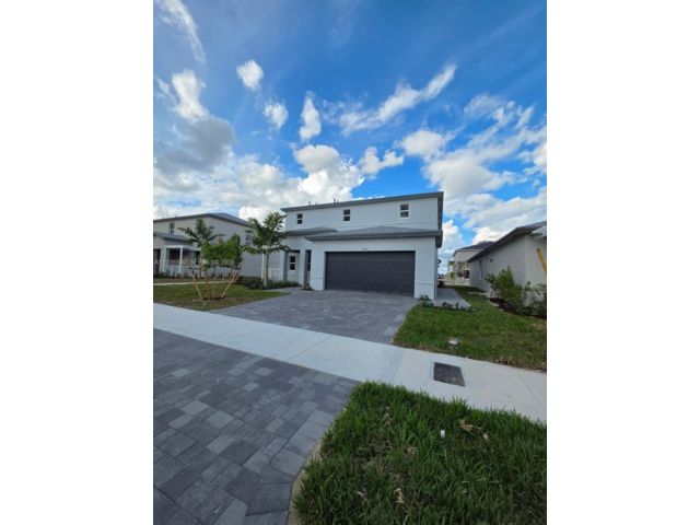  4 BR,  2.50 BTH &nbsp;Other style home in Florida City