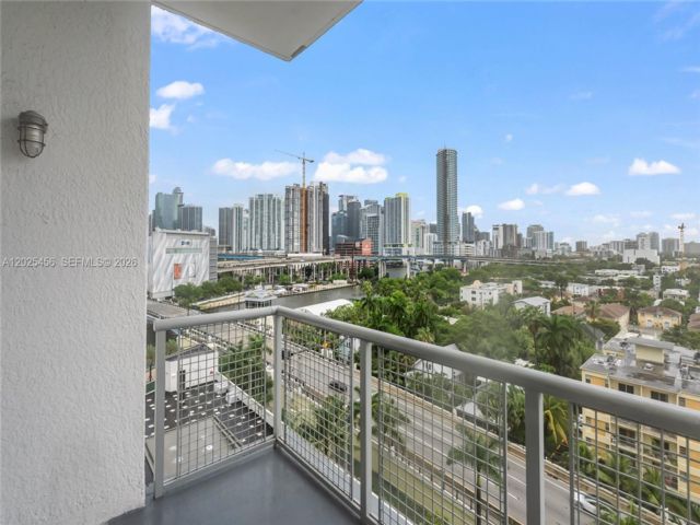  2 BR,  2.00 BTH &nbsp; style home in Miami