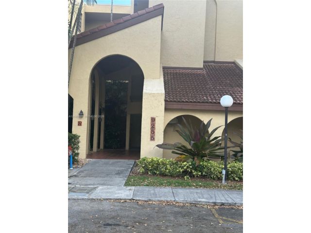  2 BR,  2.00 BTH &nbsp; style home in Miami