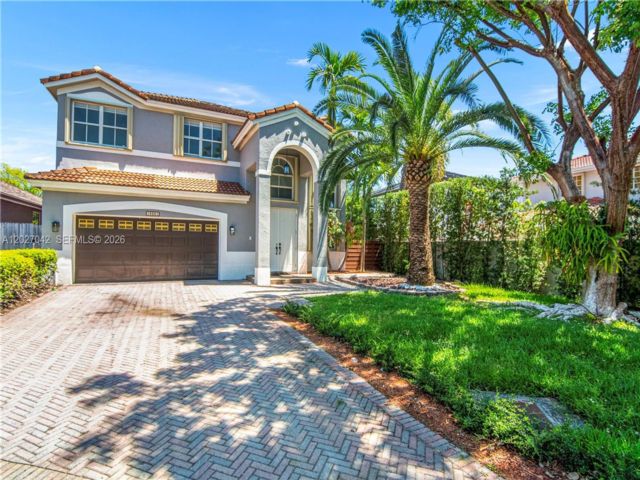  4 BR,  2.50 BTH &nbsp; style home in Miami