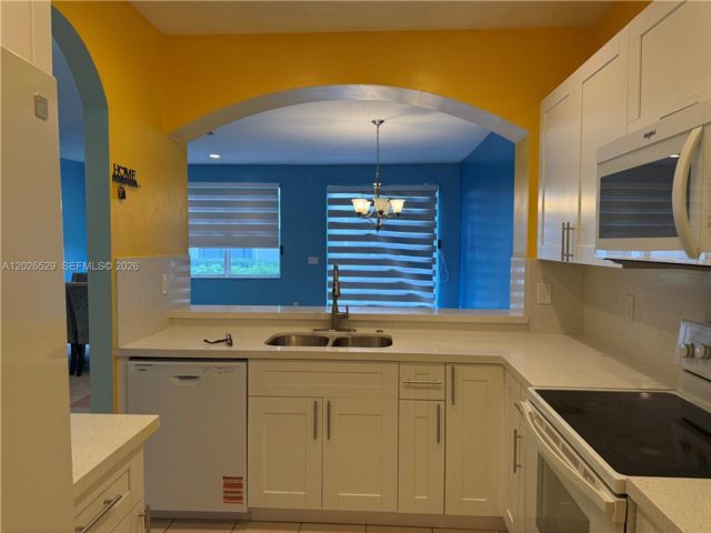 [PHOTO]