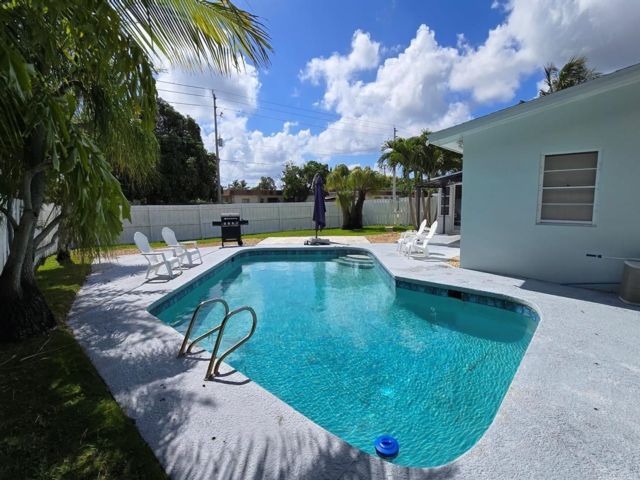  3 BR,  1.00 BTH &nbsp; style home in Lake Worth