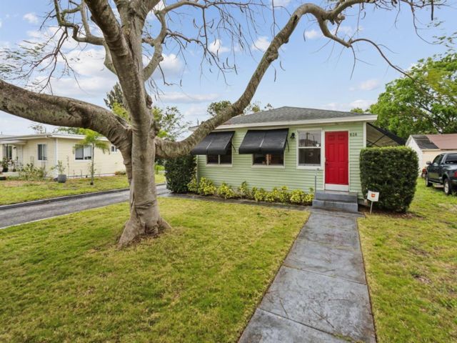  2 BR,  1.00 BTH &nbsp; style home in Lantana