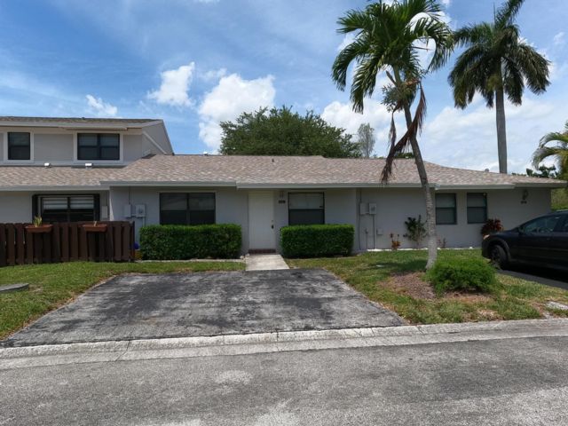  2 BR,  2.00 BTH &nbsp; style home in Delray Beach