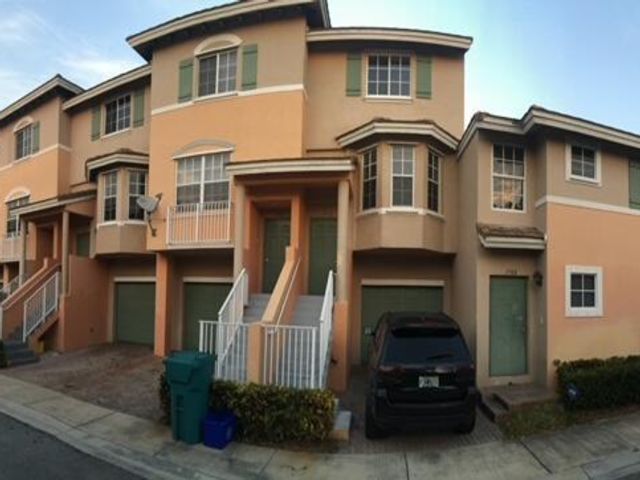  3 BR,  3.00 BTH &nbsp;Townhouse style home in Boynton Beach