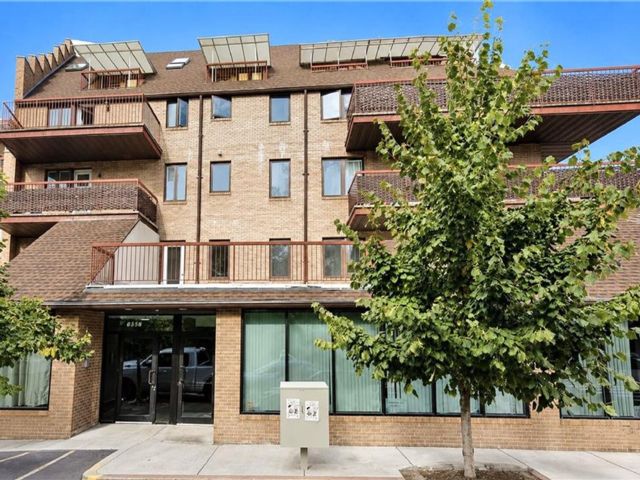  4 BR,  3.00 BTH &nbsp;Condominium style home in Sheepshead Bay