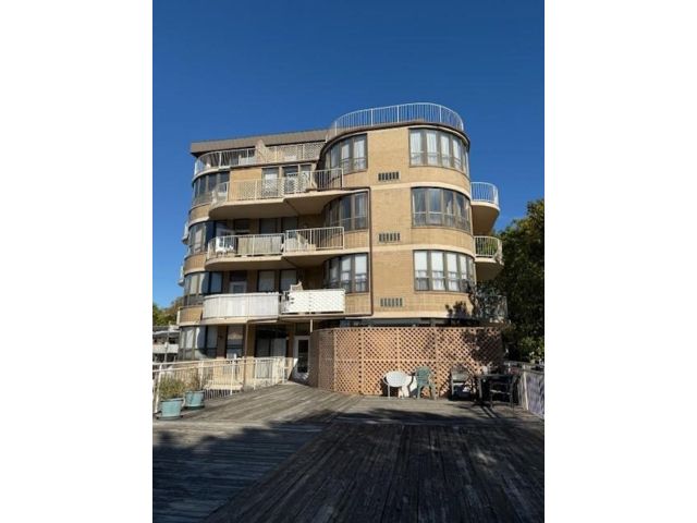  1 BR,  2.00 BTH &nbsp;Condominium style home in Sheepshead Bay