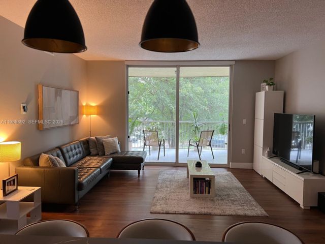  2 BR,  2.00 BTH &nbsp;Condo style home in Medley