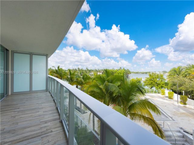  2 BR,  2.00 BTH &nbsp;Condo style home in Miami Beach
