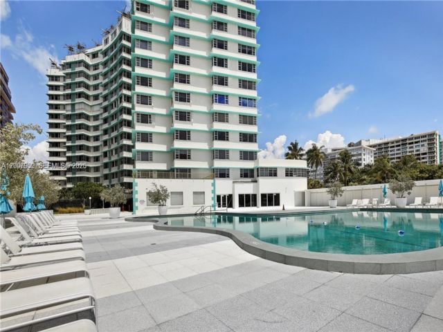  1 BR,  2.00 BTH &nbsp;Condo style home in Miami