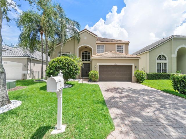  5 BR,  3.50 BTH &nbsp; style home in Parkland