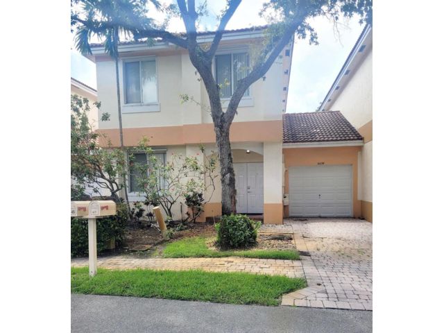  3 BR,  2.00 BTH &nbsp; style home in Davie