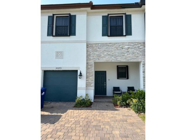 3 BR,  2.50 BTH &nbsp; style home in Miami