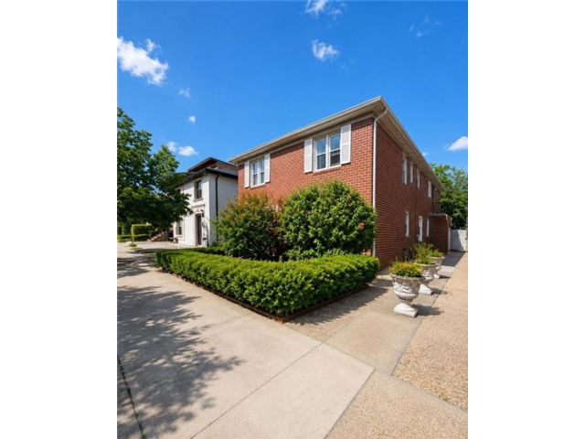  4 BR,  2.00 BTH &nbsp;Single family style home in Seagate