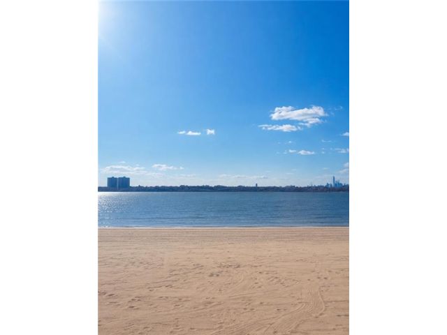 [PHOTO]