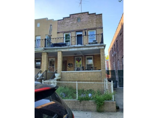 Studio,  0.00 BTH &nbsp;Multi-family style home in Boro-park