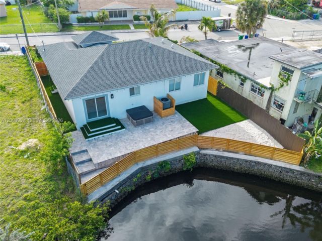  3 BR,  2.00 BTH &nbsp;European style home in Fort Lauderdale