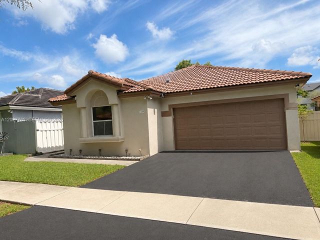  3 BR,  2.00 BTH &nbsp; style home in Plantation
