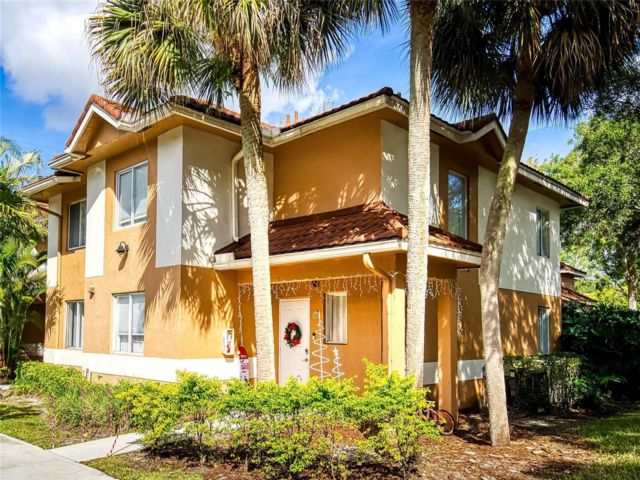  3 BR,  2.50 BTH &nbsp; style home in Plantation