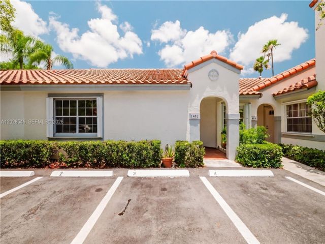 3 BR,  2.00 BTH &nbsp; style home in Weston