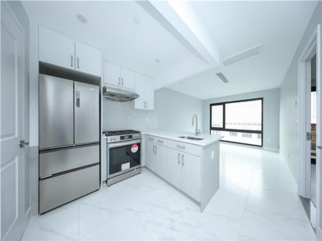  1 BR,  1.00 BTH &nbsp;Condominium style home in Greenwood Heights