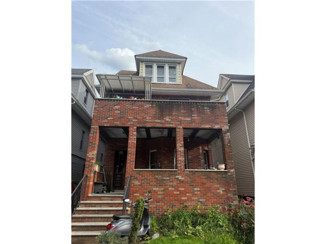Studio,  3.00 BTH &nbsp;Multi-family style home in Kensington