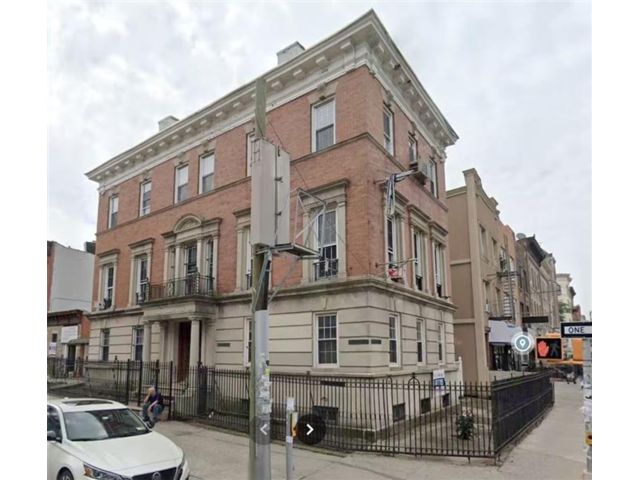 Studio,  0.00 BTH &nbsp;Mixed use style home in Sunset Park