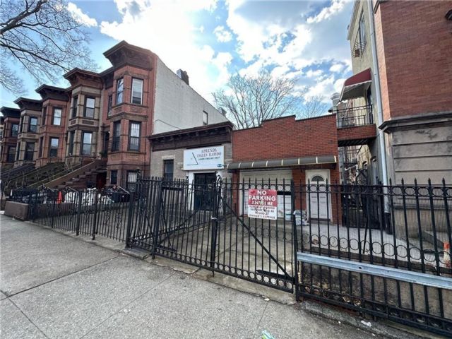 Studio,  0.00 BTH &nbsp;Commercial style home in Sunset Park