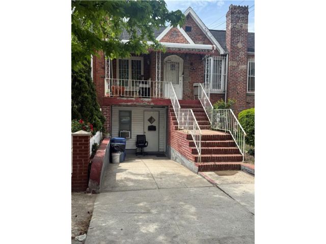  5 BR,  2.00 BTH &nbsp;Single family style home in East Flatbush