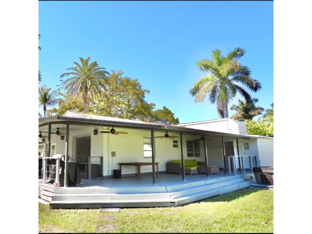  3 BR,  2.00 BTH &nbsp;European style home in Hollywood
