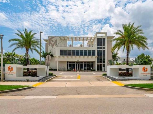  3 BR,  2.00 BTH &nbsp;Condo style home in Medley