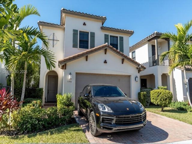  3 BR,  3.00 BTH &nbsp;Other style home in Hialeah