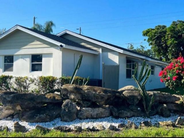  3 BR,  2.00 BTH &nbsp; style home in West Palm Beach