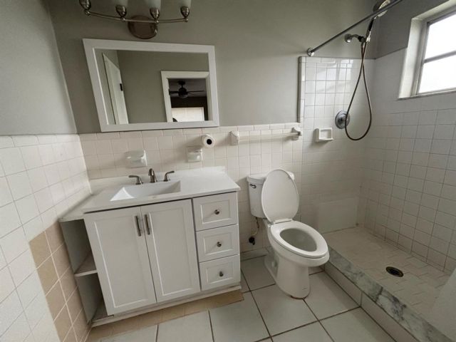 [PHOTO]