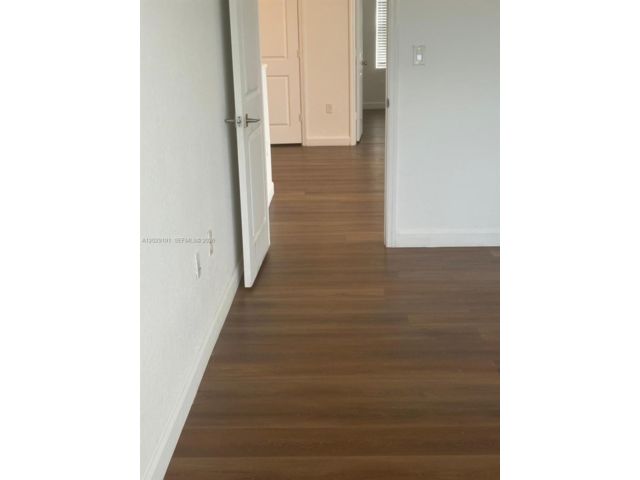 [PHOTO]