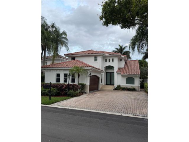  4 BR,  2.50 BTH &nbsp; style home in Medley