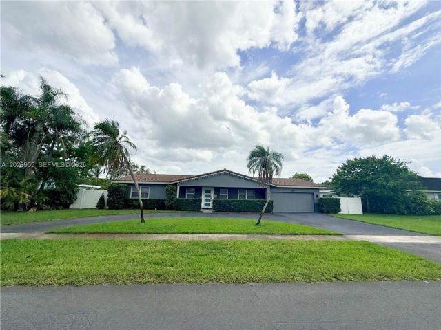  3 BR,  3.00 BTH &nbsp; style home in Plantation
