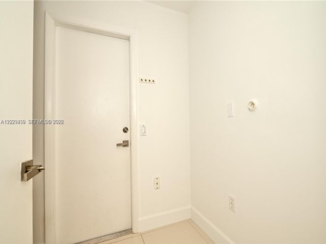 [PHOTO]