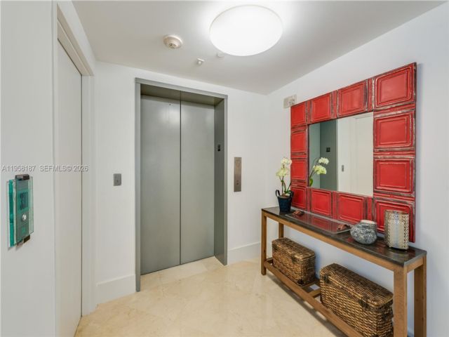  4 BR,  4.50 BTH &nbsp; style home in Miami