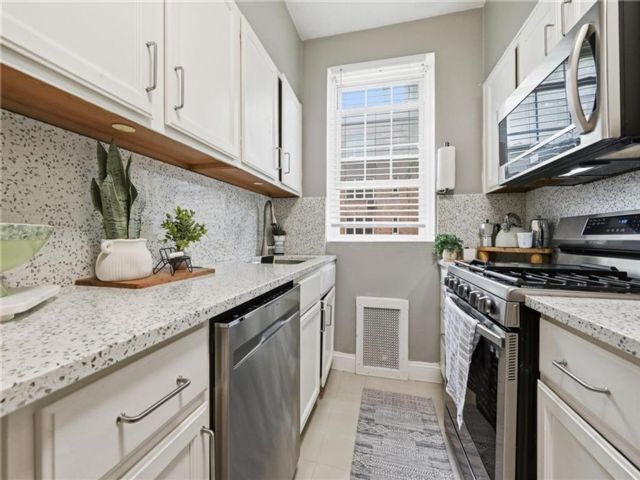  2 BR,  1.00 BTH &nbsp;Co-op style home in Lawrence