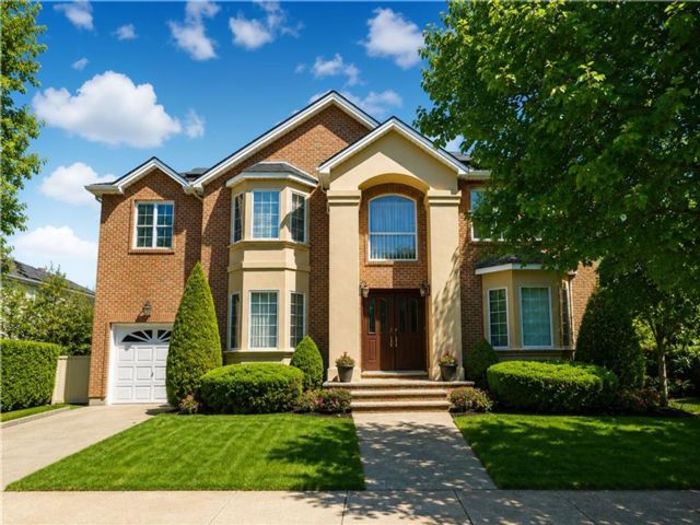 4 BR,  3.00 BTH &nbsp;Multi-family style home in Princess Bay