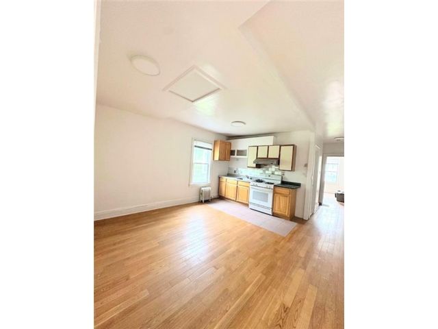 [PHOTO]