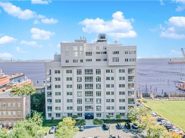  3 BR,  4.00 BTH &nbsp;Condominium style home in St. George