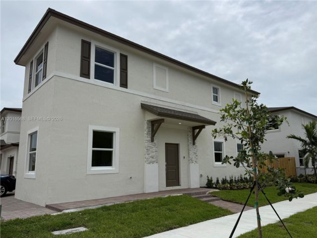  4 BR,  3.00 BTH &nbsp; style home in Homestead