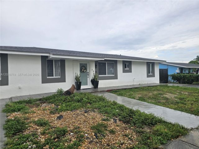  3 BR,  2.00 BTH &nbsp; style home in Homestead