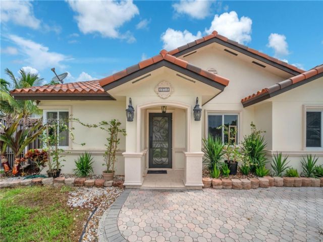  4 BR,  2.00 BTH &nbsp; style home in Miami