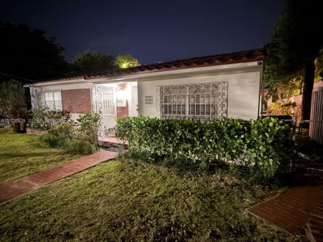  3 BR,  2.00 BTH &nbsp; style home in Miami