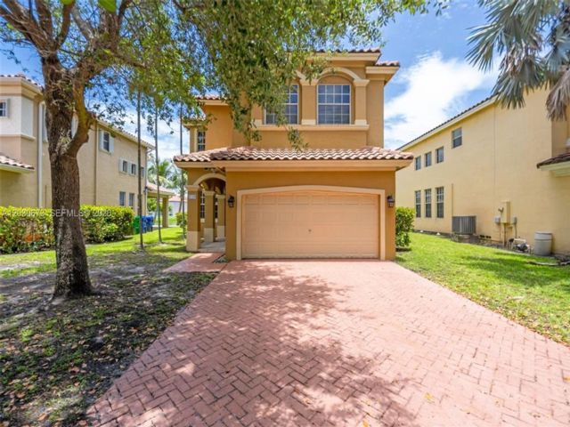  4 BR,  2.50 BTH &nbsp; style home in Miramar