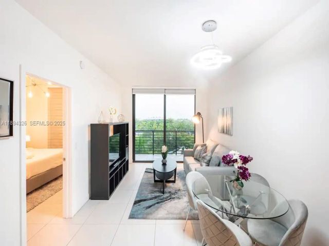  1 BR,  1.00 BTH &nbsp; style home in Medley